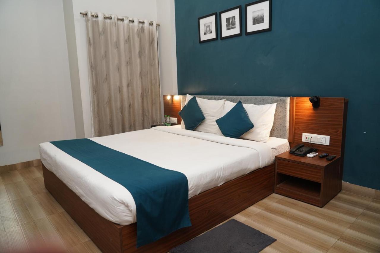 Hotel Ballfin Indore Ngoại thất bức ảnh