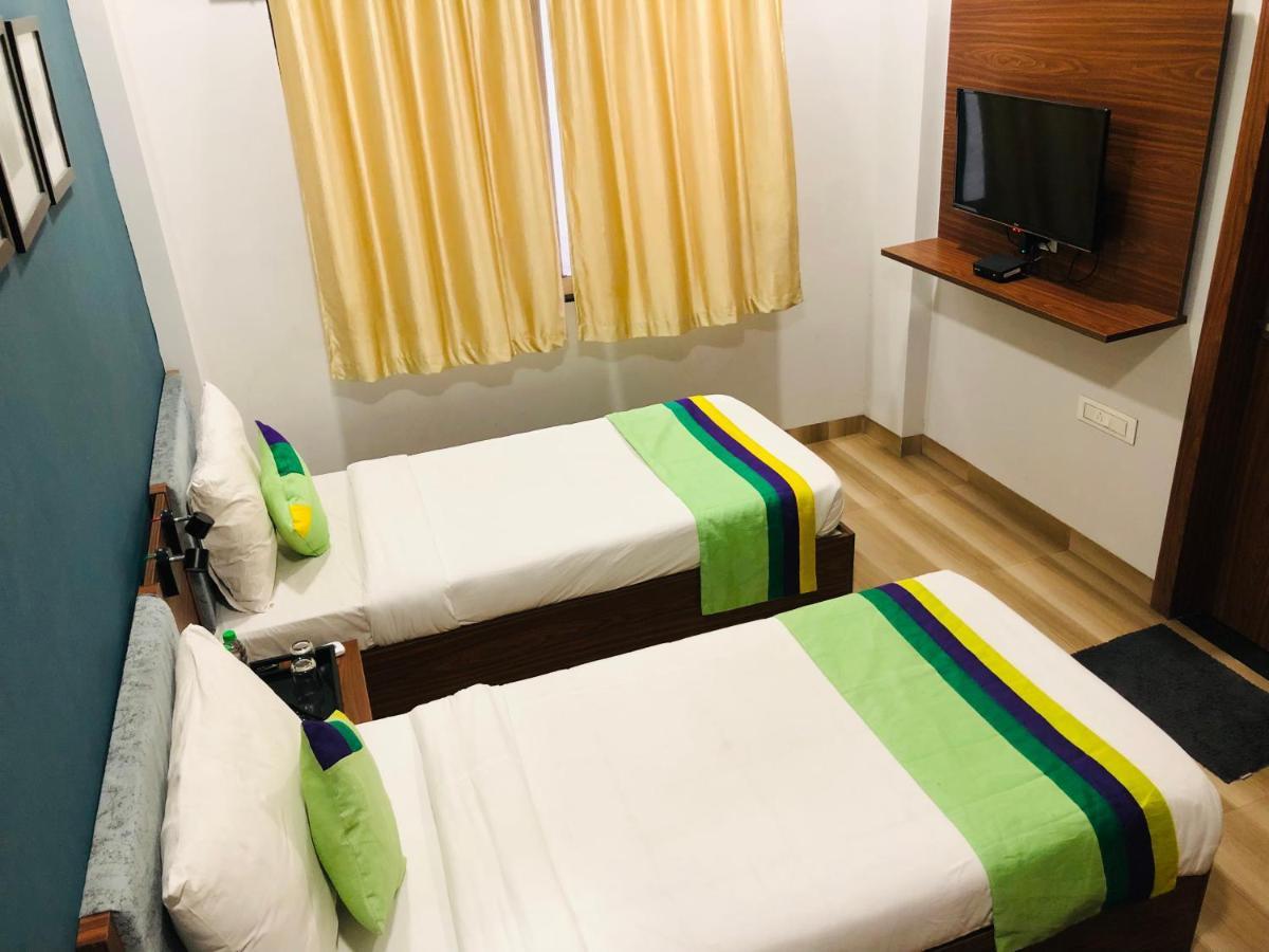 Hotel Ballfin Indore Ngoại thất bức ảnh