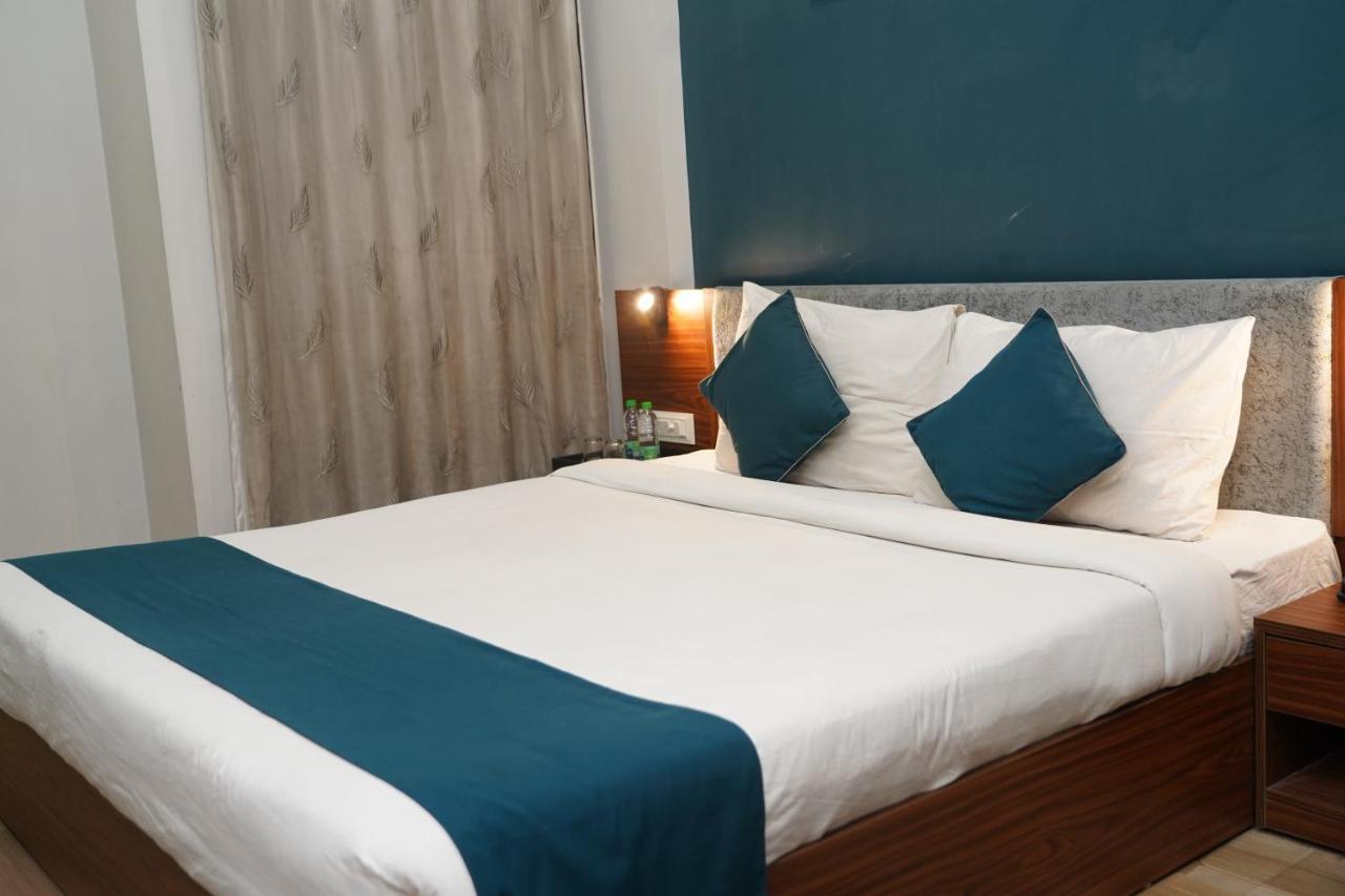 Hotel Ballfin Indore Ngoại thất bức ảnh