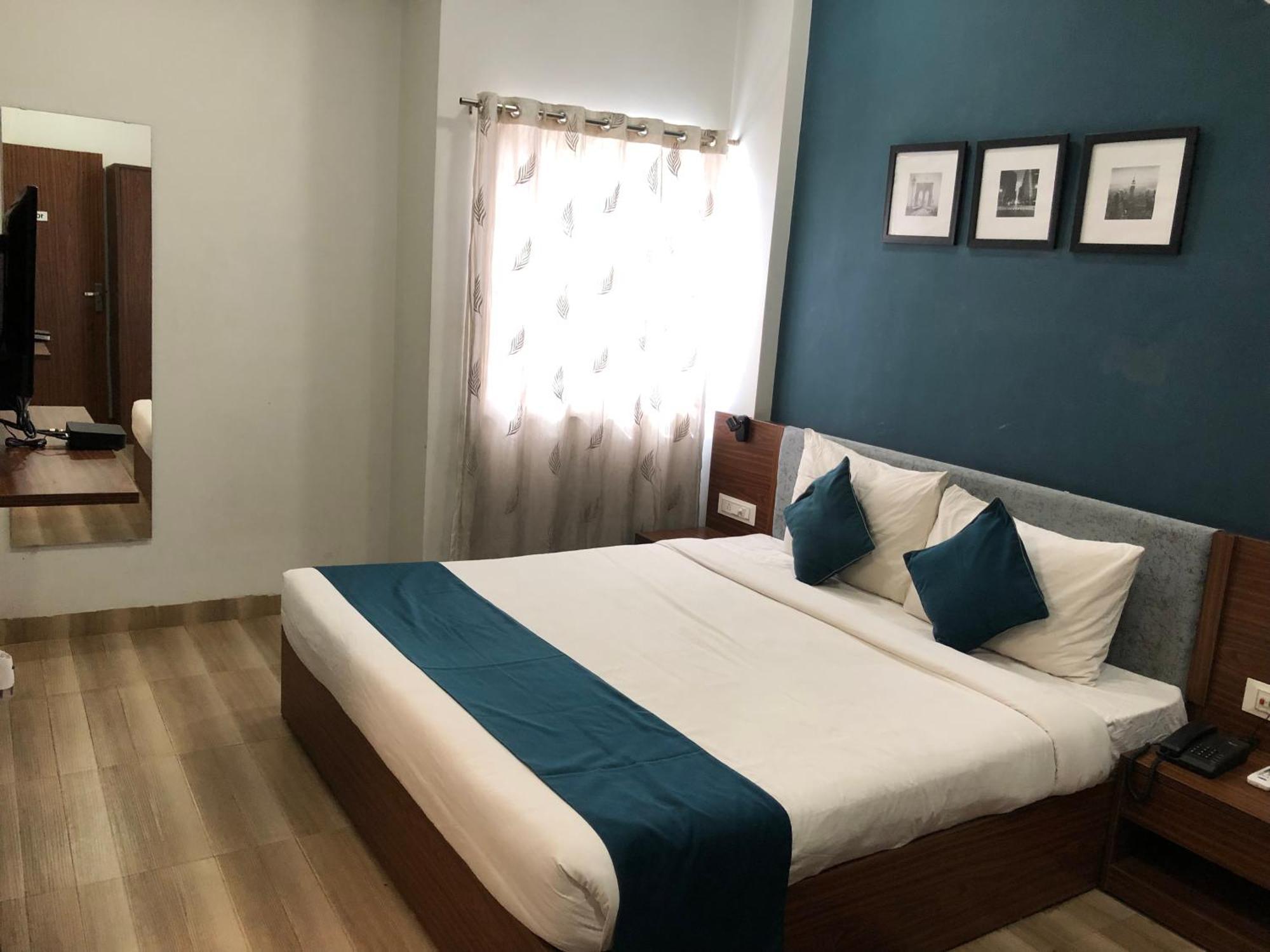 Hotel Ballfin Indore Ngoại thất bức ảnh