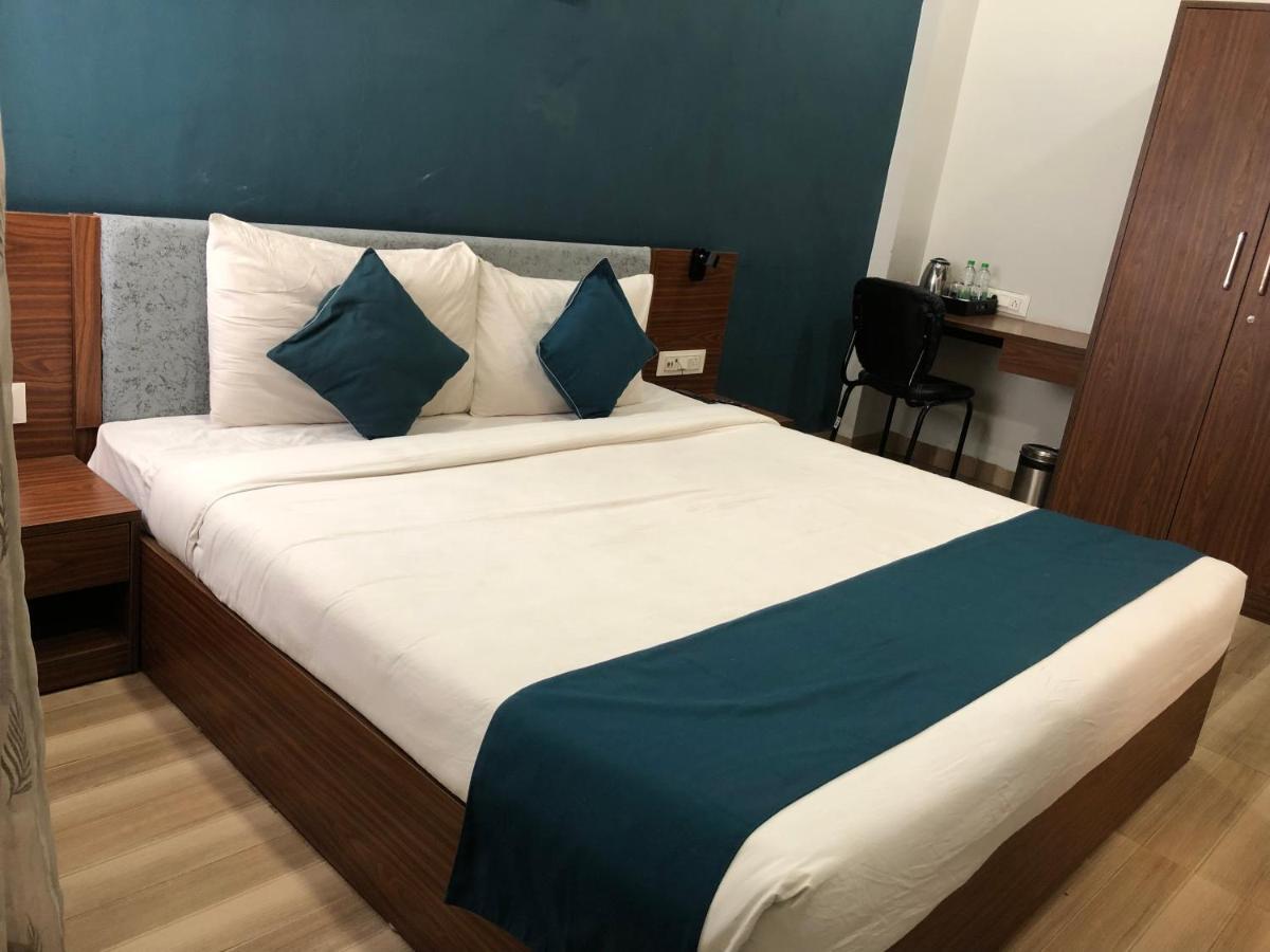 Hotel Ballfin Indore Ngoại thất bức ảnh
