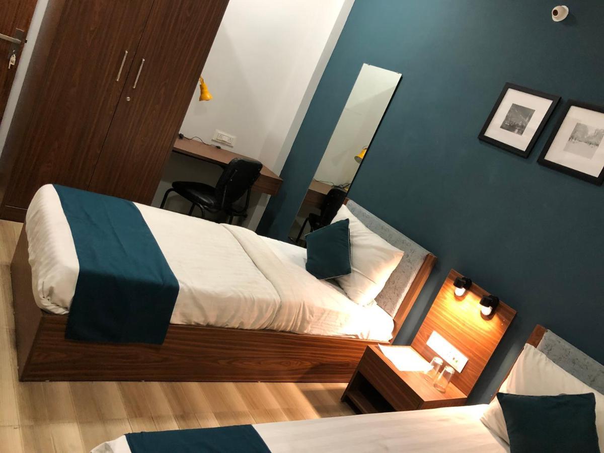 Hotel Ballfin Indore Ngoại thất bức ảnh