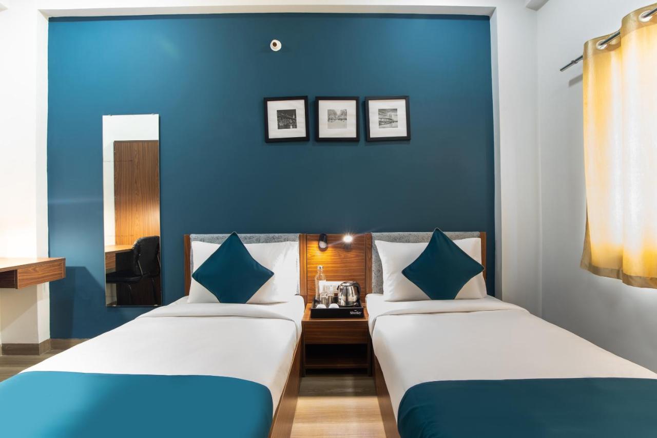 Hotel Ballfin Indore Ngoại thất bức ảnh